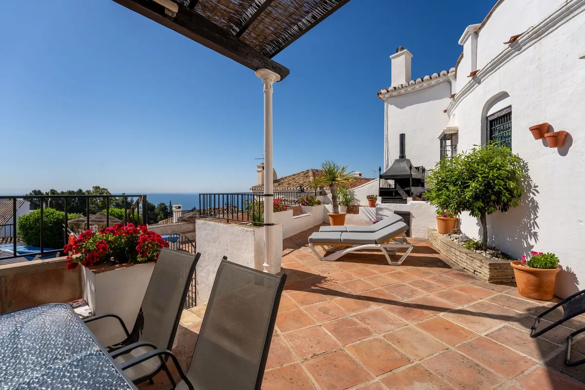 6e55e886-4c61-45f1-b7f7-1b78bd8c0b5d