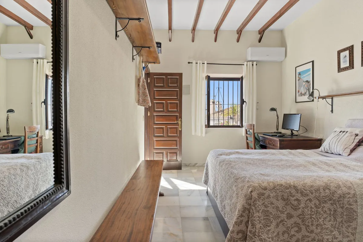 864b4657-9ff1-438e-b491-db94f8e1f9d9