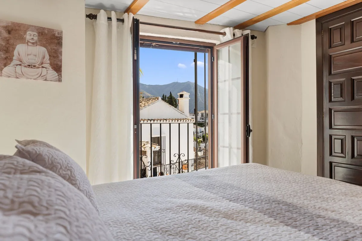 cd60dd97-0e30-4aef-b065-5dbfa7f9b82a