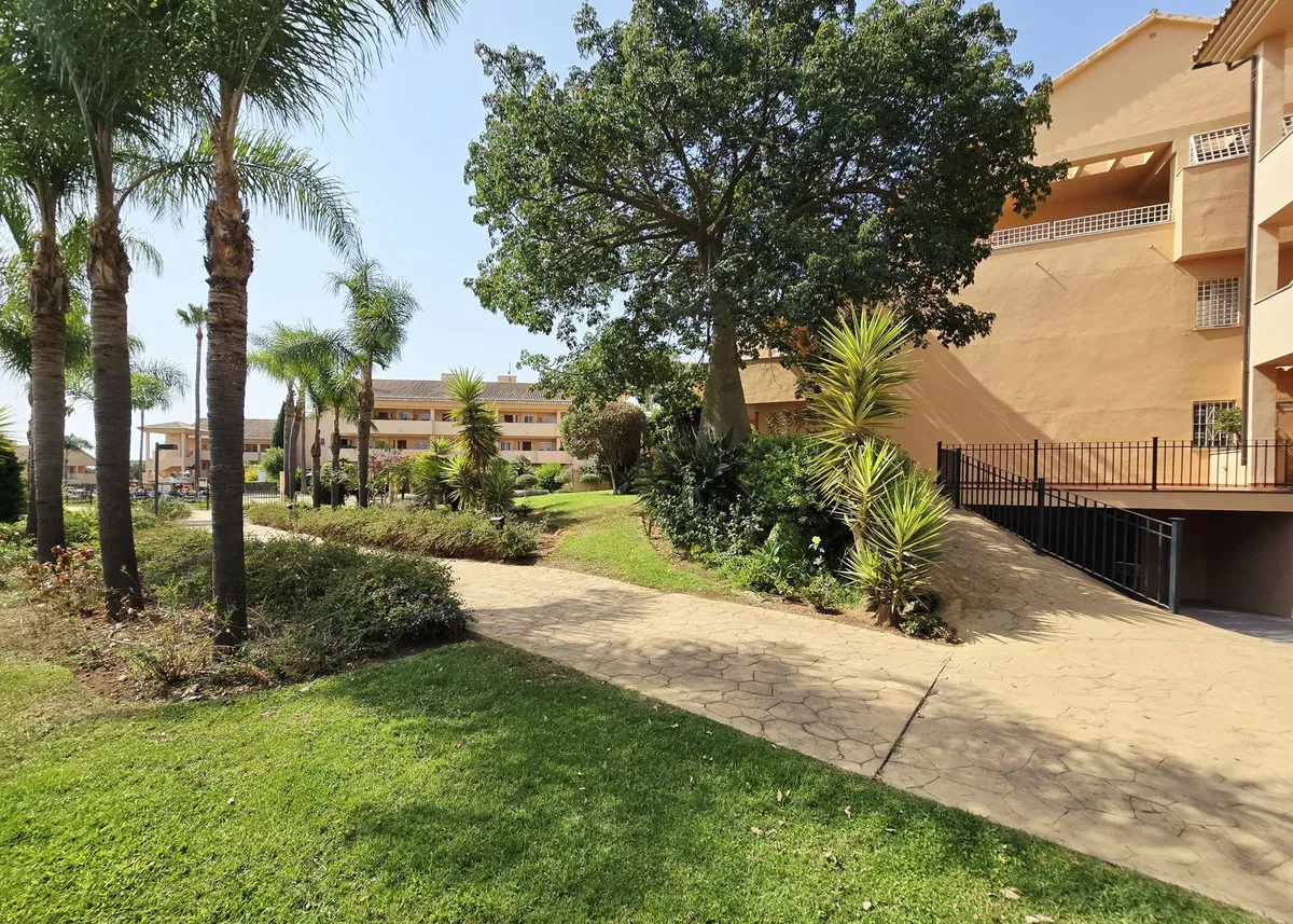 b691b2a7-d08d-4853-8e30-140721bc938e