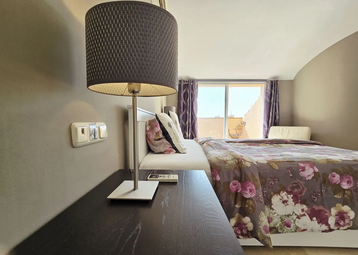 c1bf5ee5-f301-4d53-9bfa-2832865d6de0