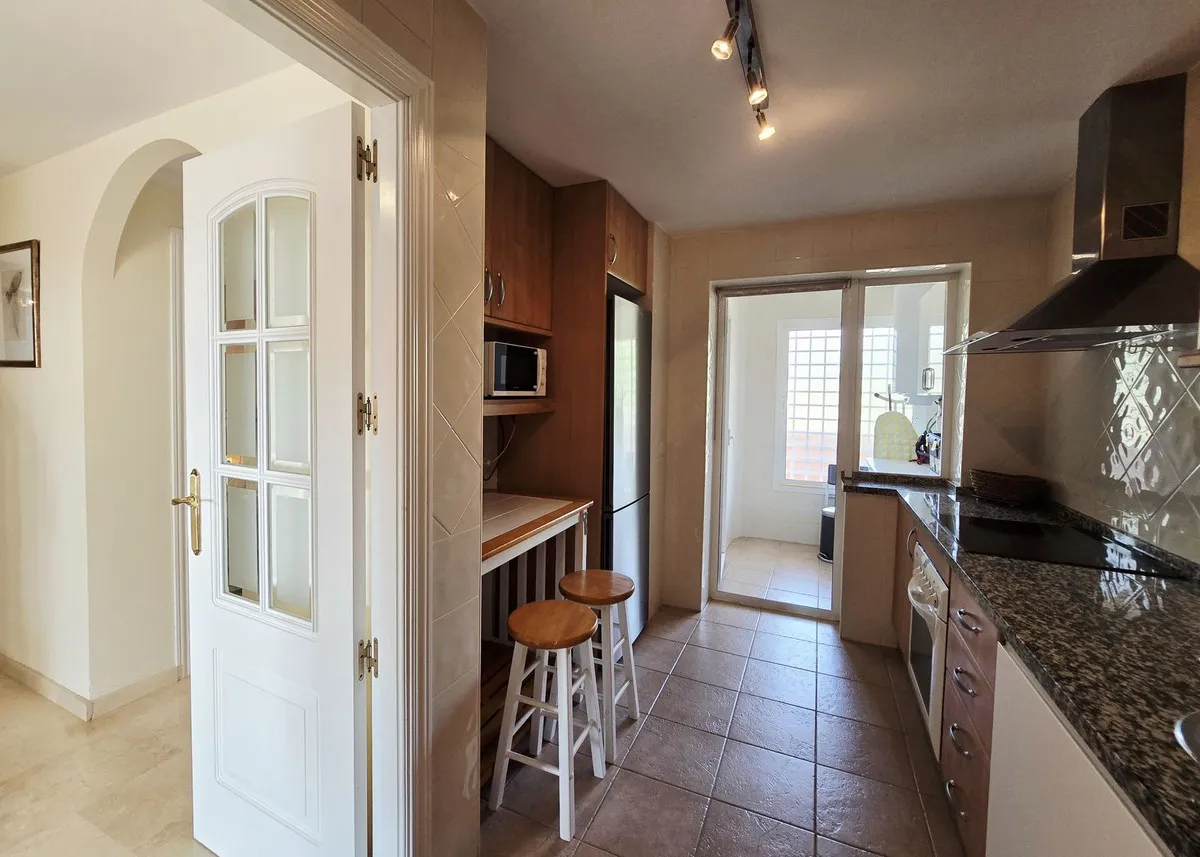 dcb4ffbc-bb3a-436f-94da-341f96cb2637