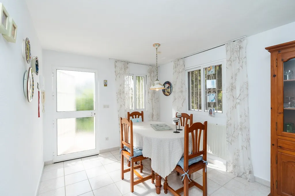 2af25246-ac23-44ac-8172-7b263ea46e27