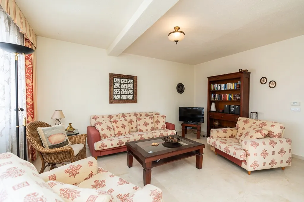 30b7a395-224c-43a6-b39b-7ccc5dc7ee63