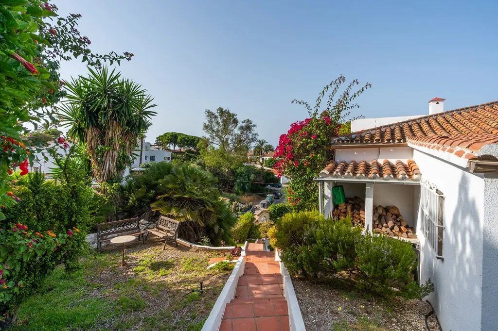 4ec9781c-5c4d-481d-8994-74ac65f7bb96