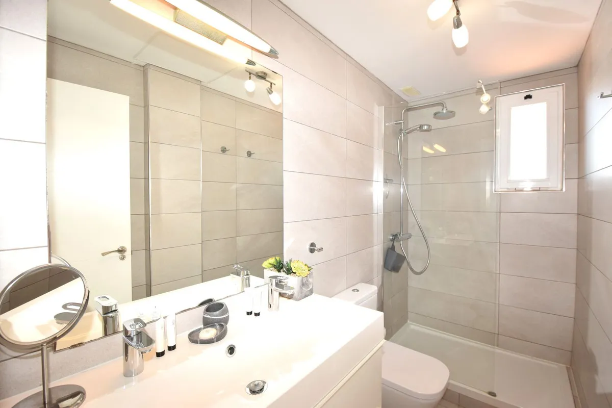 83a6da63-4c8c-4dc1-aaf9-6ba47df972dd