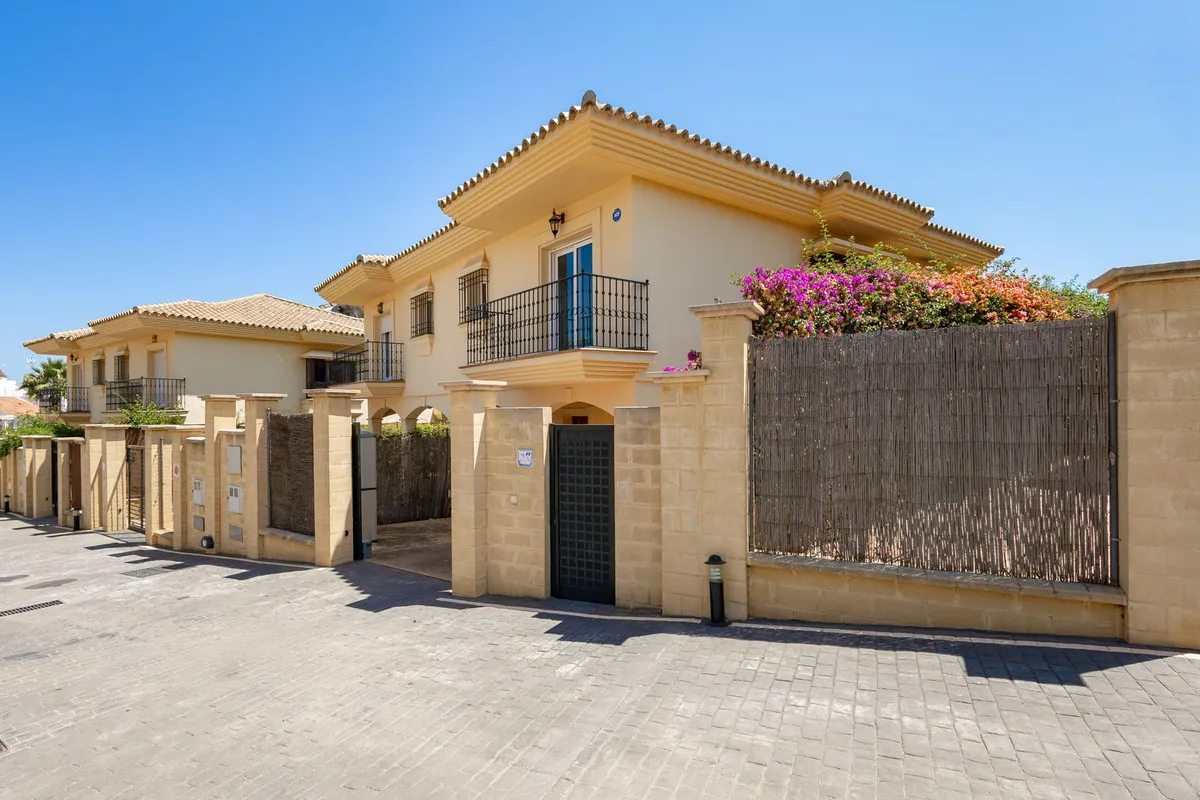 27d3200b-e98e-4e4d-810f-cd7ca27d96e3