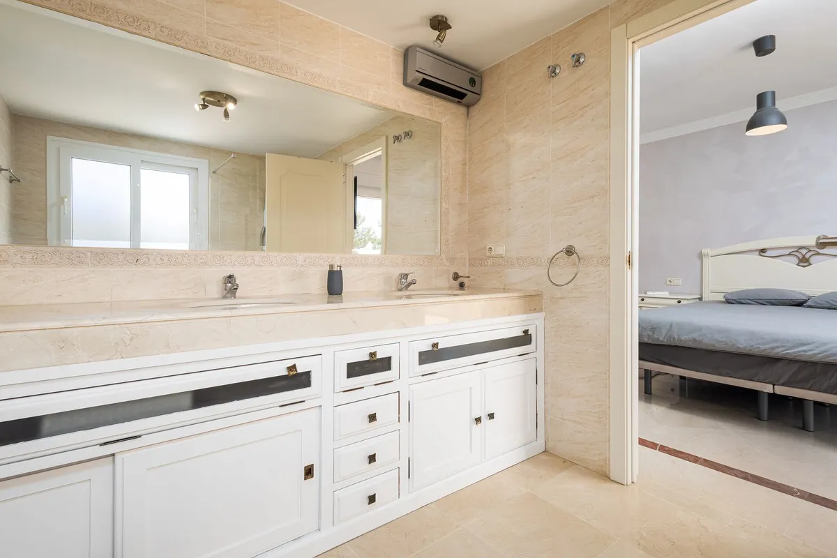 3b4df672-9044-4523-878c-22f8fe8b0b65