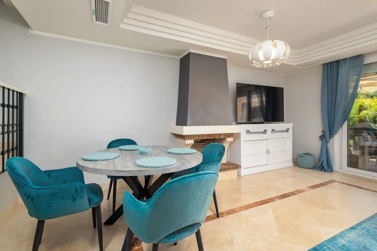 49cb8724-c013-4bb8-a922-ff0bb4b9b894