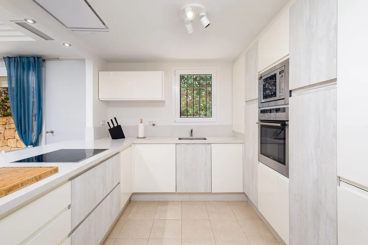 7b7632dd-749d-4bf7-b4c8-db29f08eff72