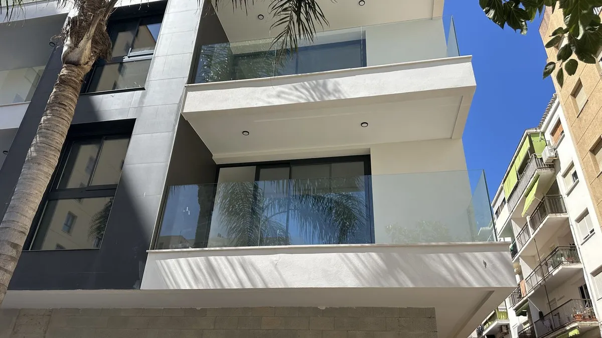 a82ea9b5-69ec-406d-ac21-280679652d07