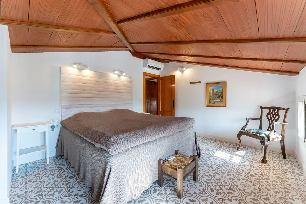 44fe44db-a3ef-4ab8-963d-6236cb9dcea9