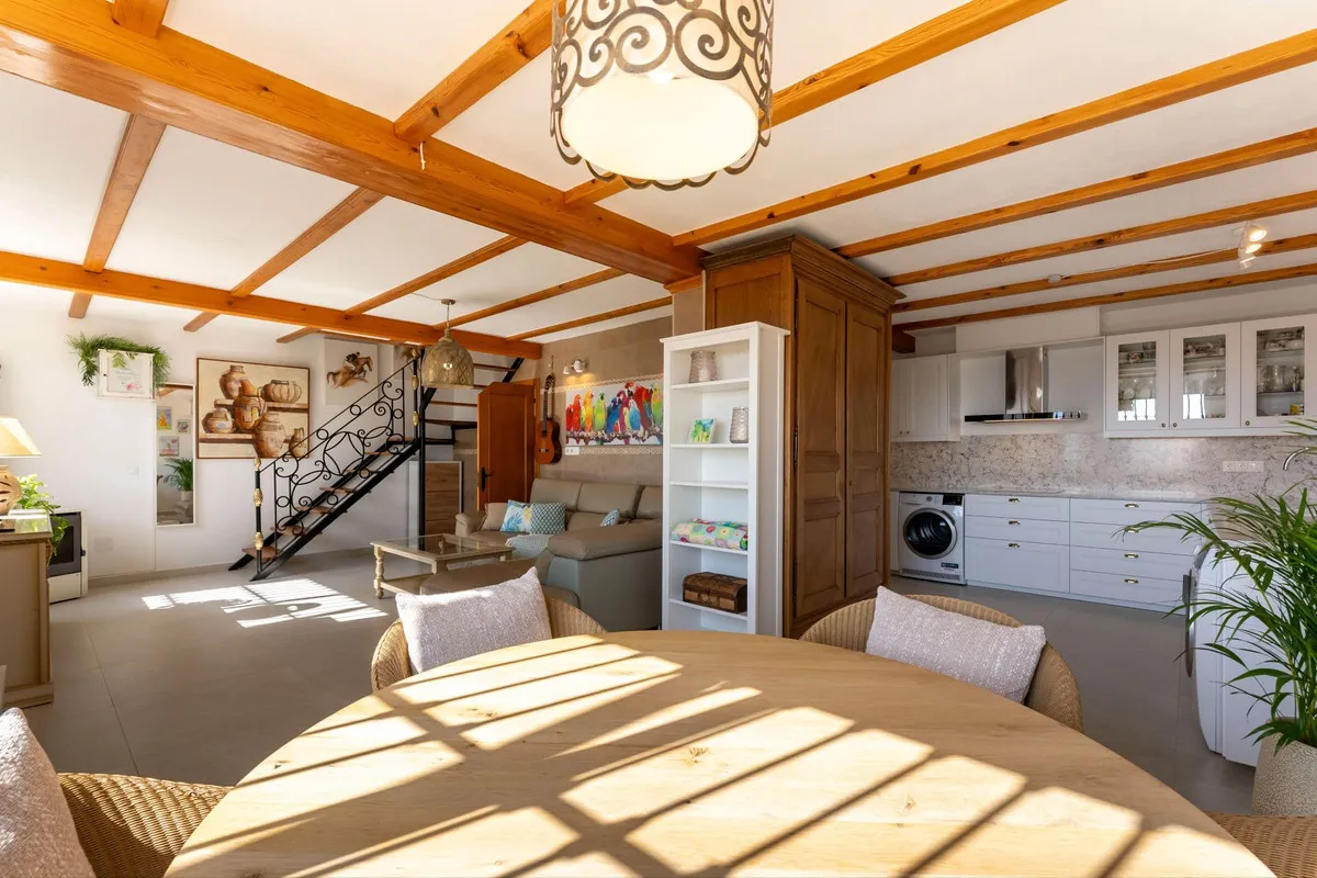 573a21d4-1fc9-4bd1-a585-1121bfa1abc9