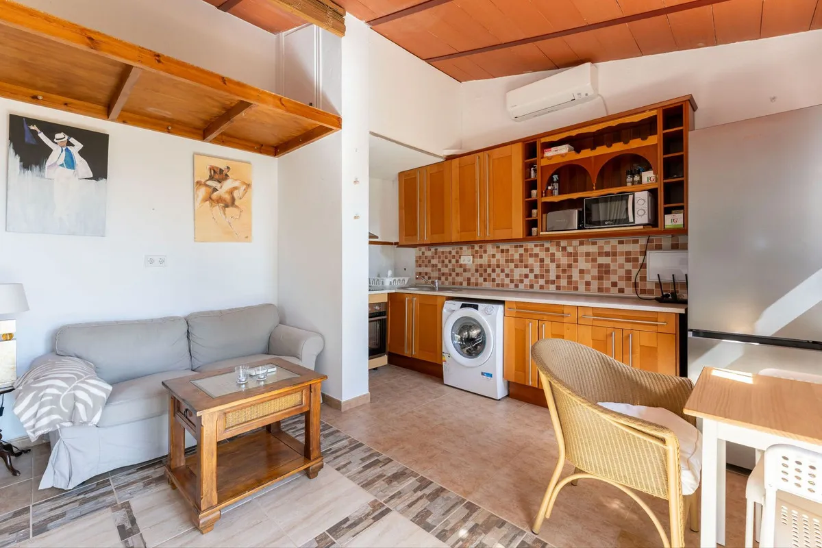 8eac2061-3d5a-48e4-8fc5-374a31d5a086