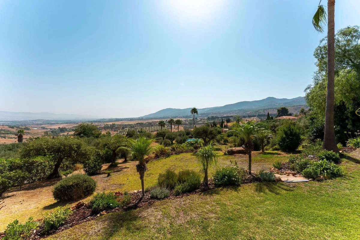 a4966bfc-f902-4ef6-a570-b3f5fe3a1447