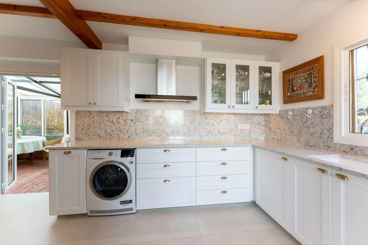 acf29960-dbb8-4aa5-8e7b-bbe2e9380738