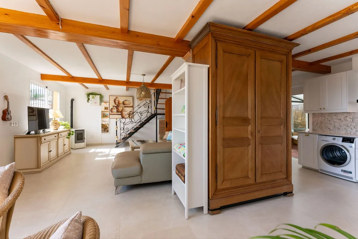 f4a26de1-b33d-4e23-b653-46684638b2e8