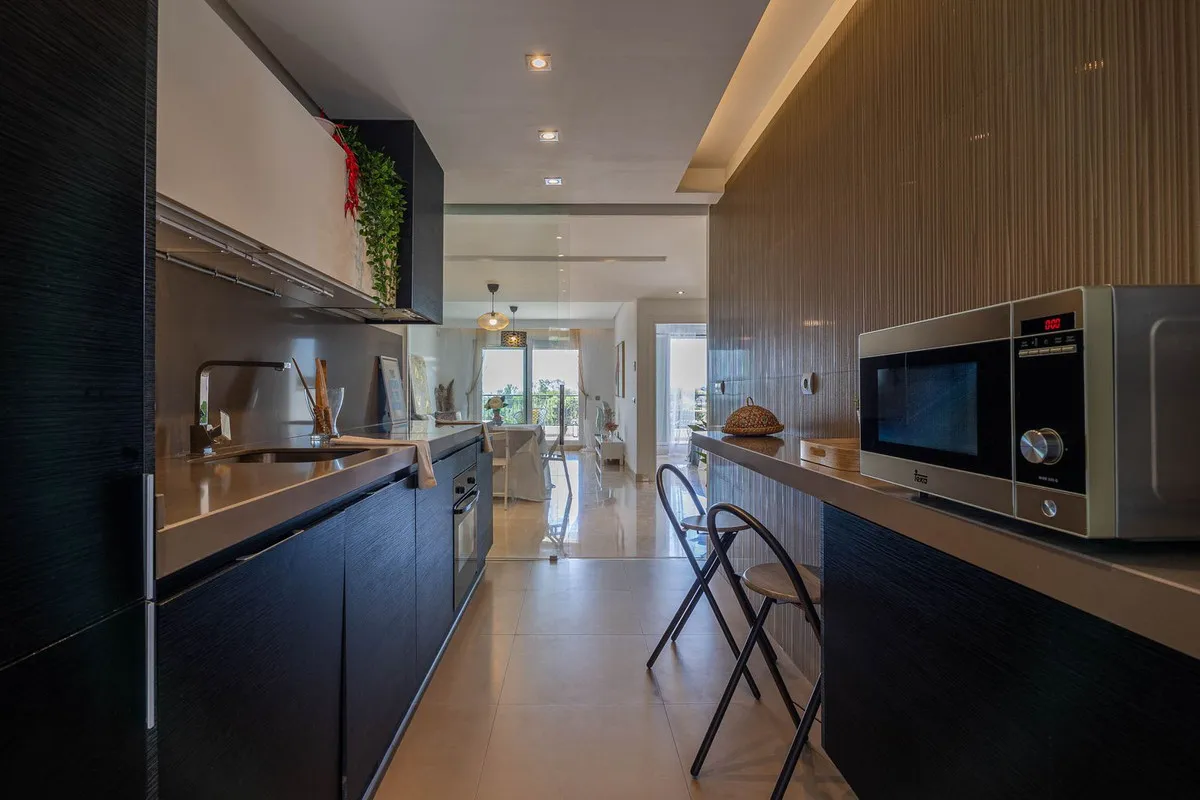 09e9f367-683d-4027-9fa6-f3e5807f36f3