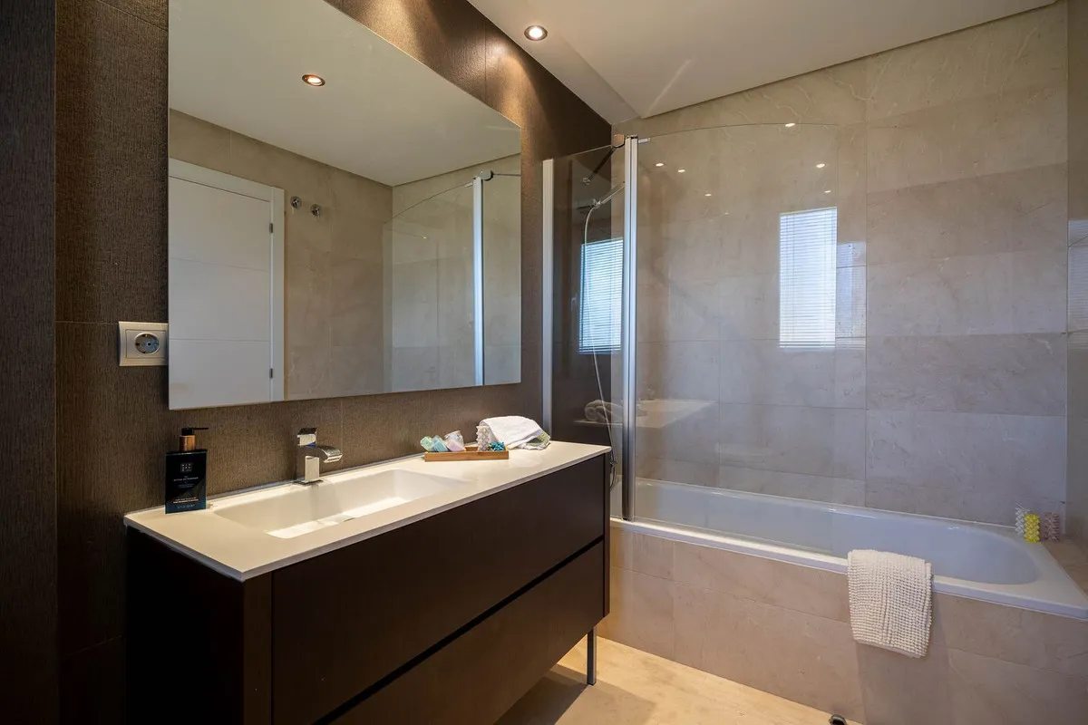 7cc49080-3cb2-4223-b918-e12bd63d5bbc