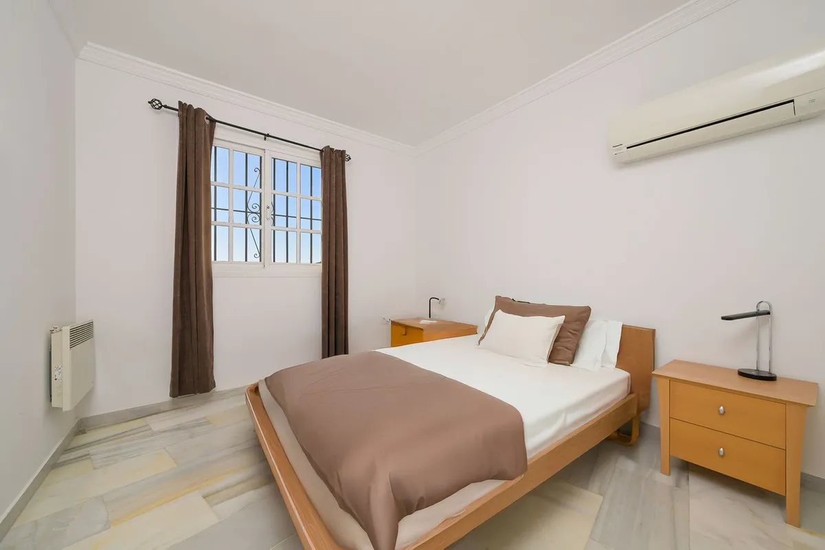 5effb9e5-46c2-40b0-b48c-3d5966e0e0ad