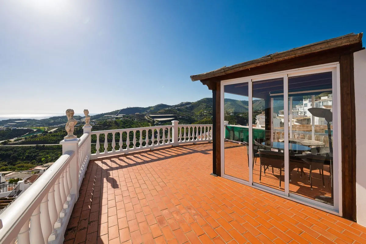 d72a678b-341a-4b96-9d43-c900533c76ae