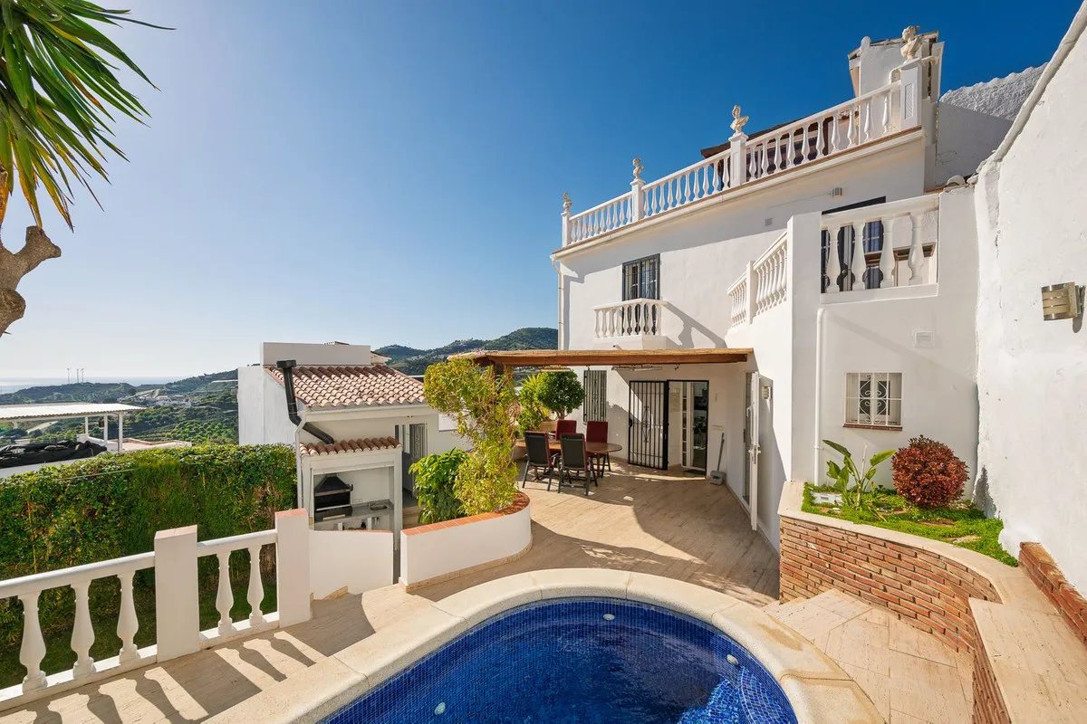 e3bd6bc0-aad2-49da-a768-bfb8128f1501