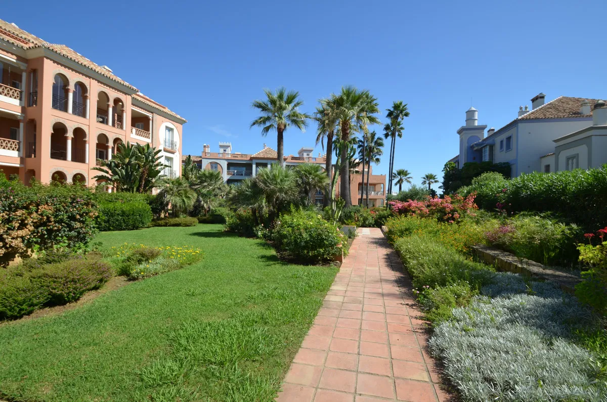 18e6dcbc-f76f-4041-892f-4320cbbbfbb1