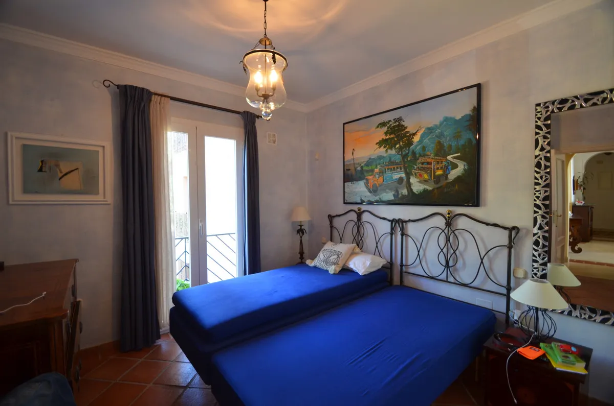 9e48023a-e39a-46dd-9867-f1d679289cf0