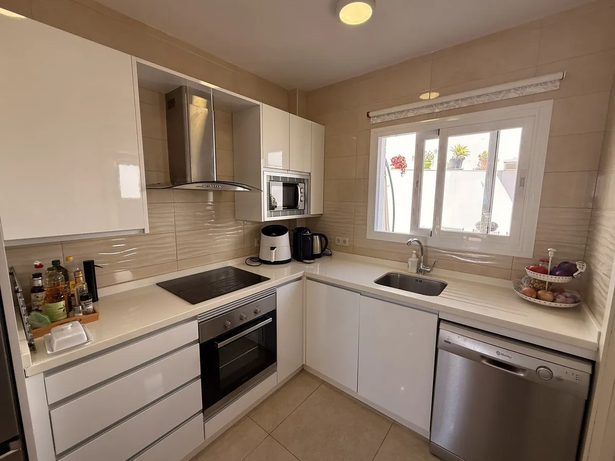 24e85a32-1691-418c-ab75-6f36757c5984