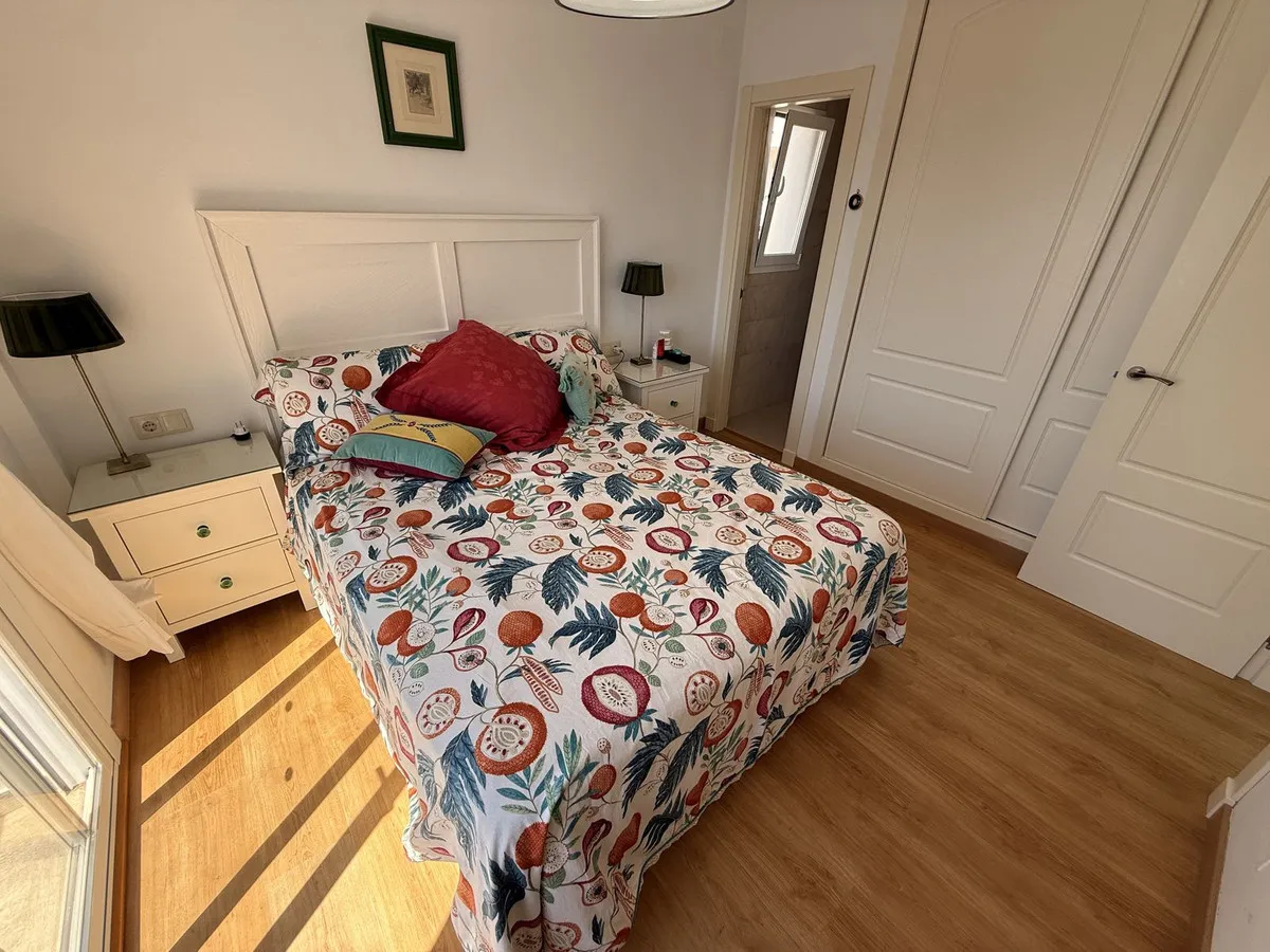 79ad7c05-f837-49db-9e39-543f467fec6d