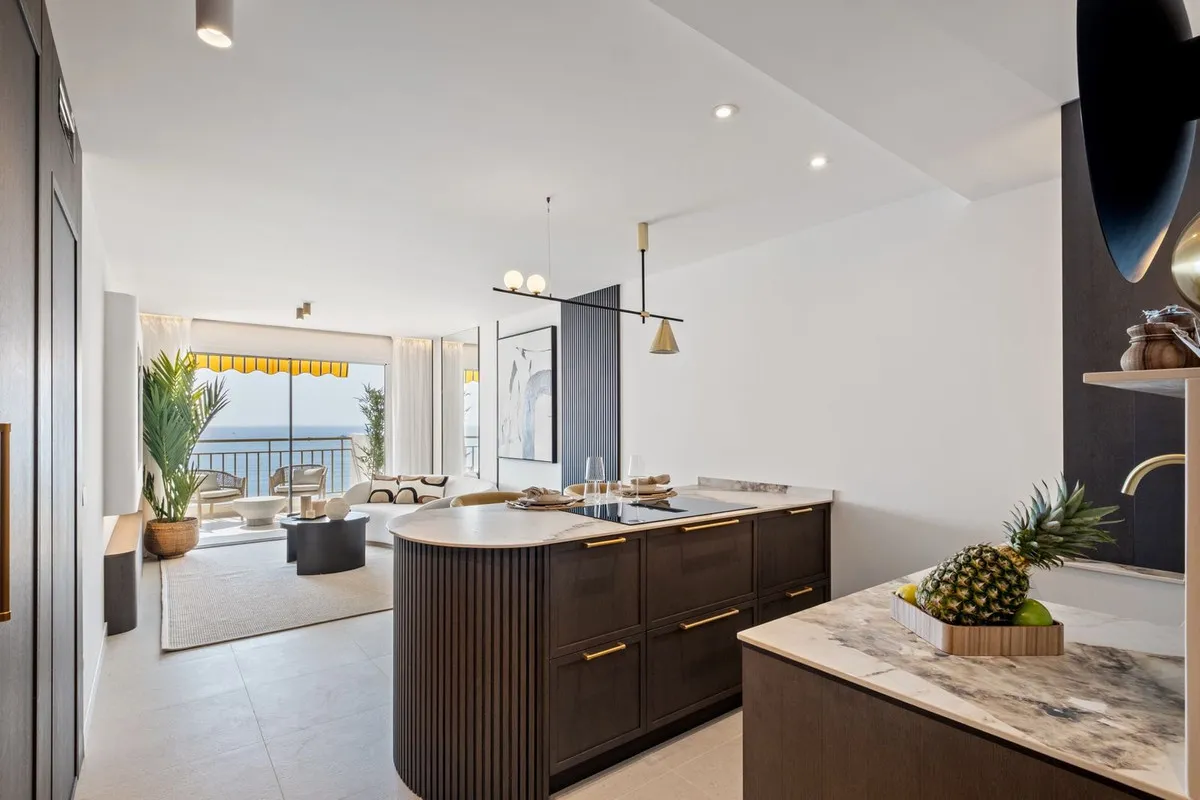 0af3786a-240d-49c4-8ee4-301282e11b1d