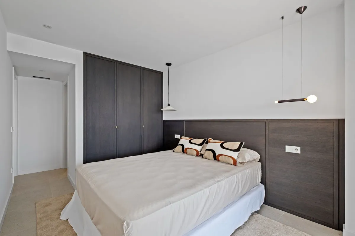 38cbb9cb-991b-4489-a00f-8d954d7dac81