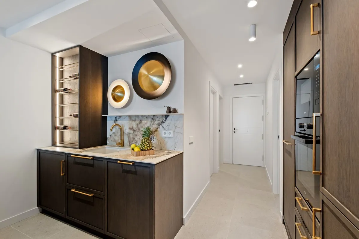 6d0837a9-49a5-423c-89b4-ff5982cdab7c