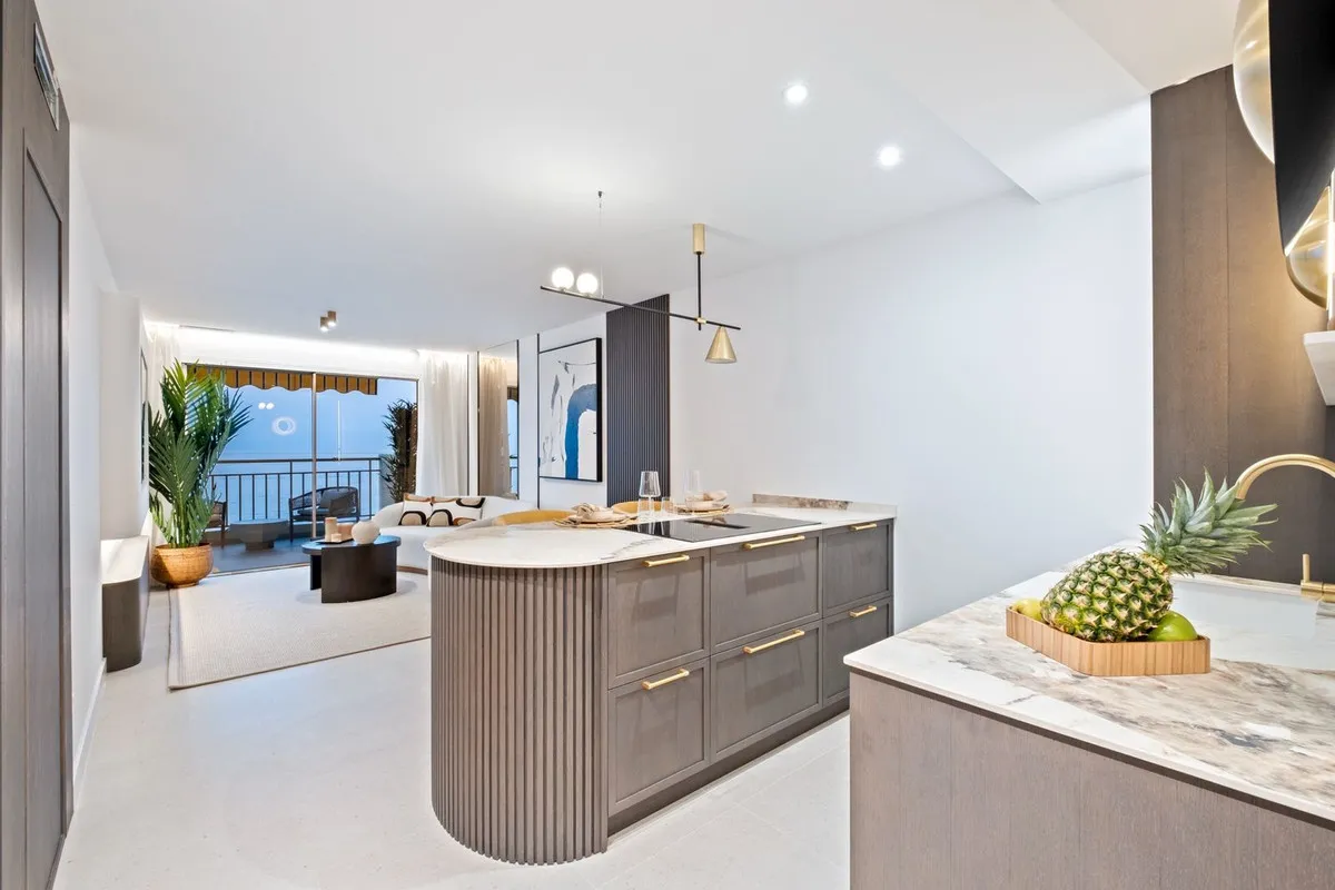 79f142b8-0548-4dbe-ae12-5e36b766a842