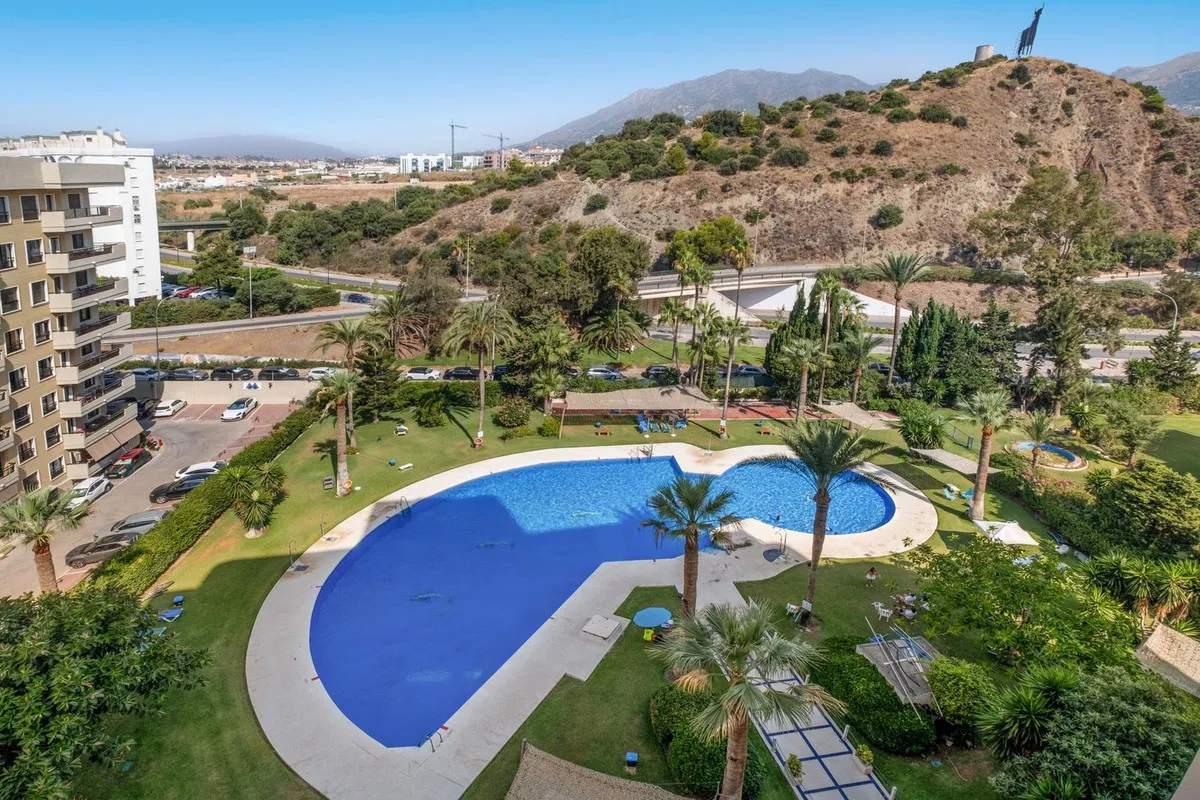 7a8cb0e6-b7a4-4f68-a4aa-41df266d8577