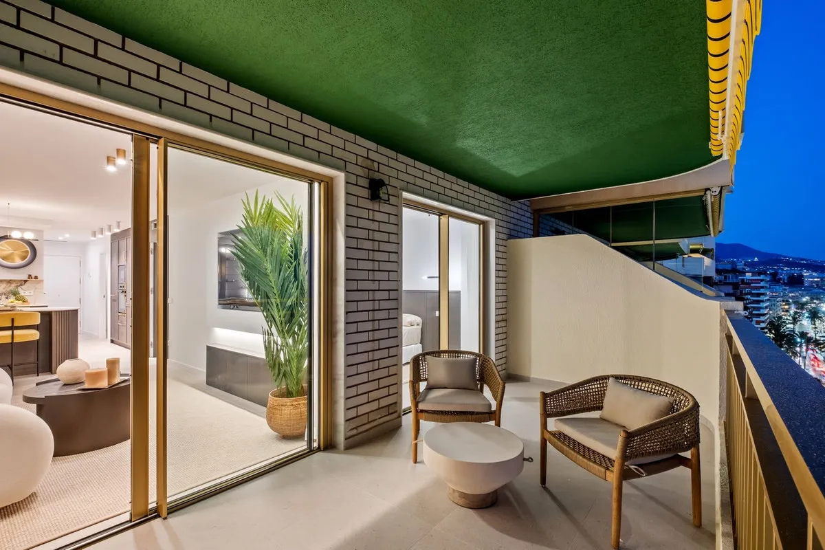 f9496653-18e6-44b8-a057-878590fae25b