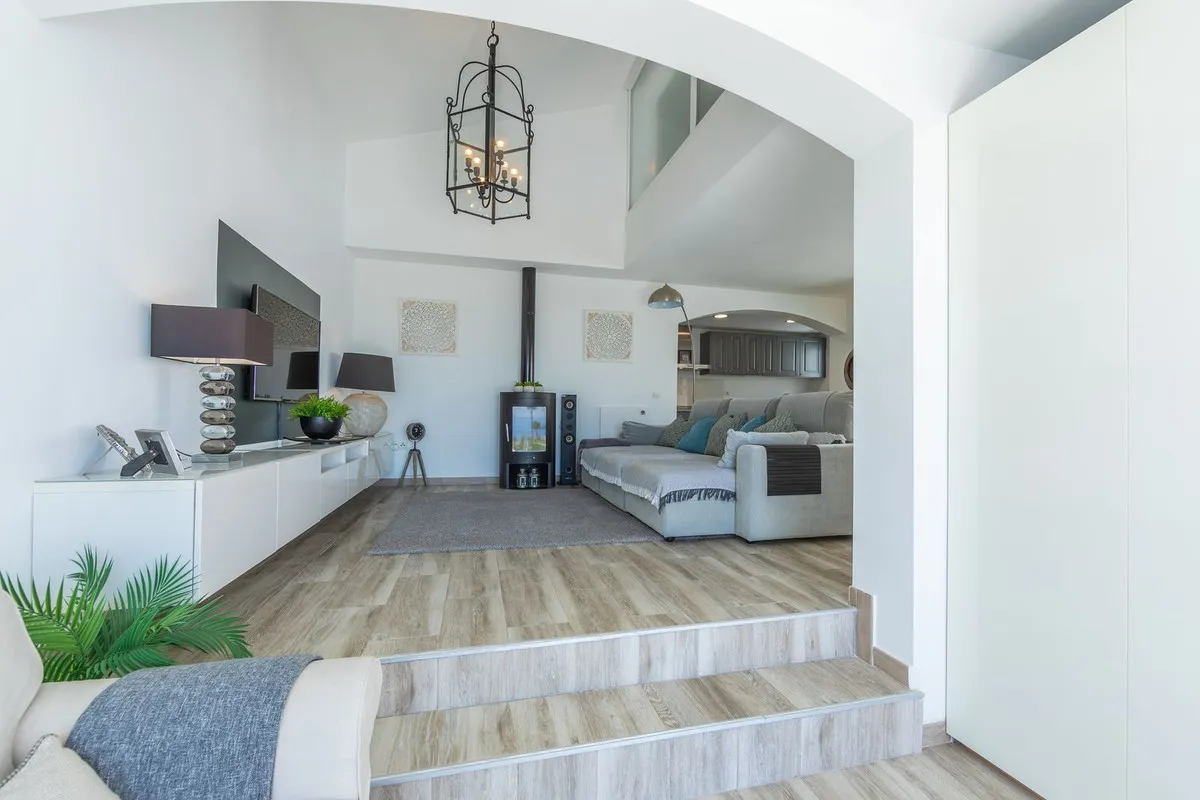 0c02fd27-7311-4dc0-8265-977464e72f33