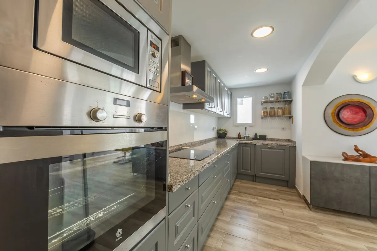 1087ed34-1b08-4935-825d-7ceff1256376