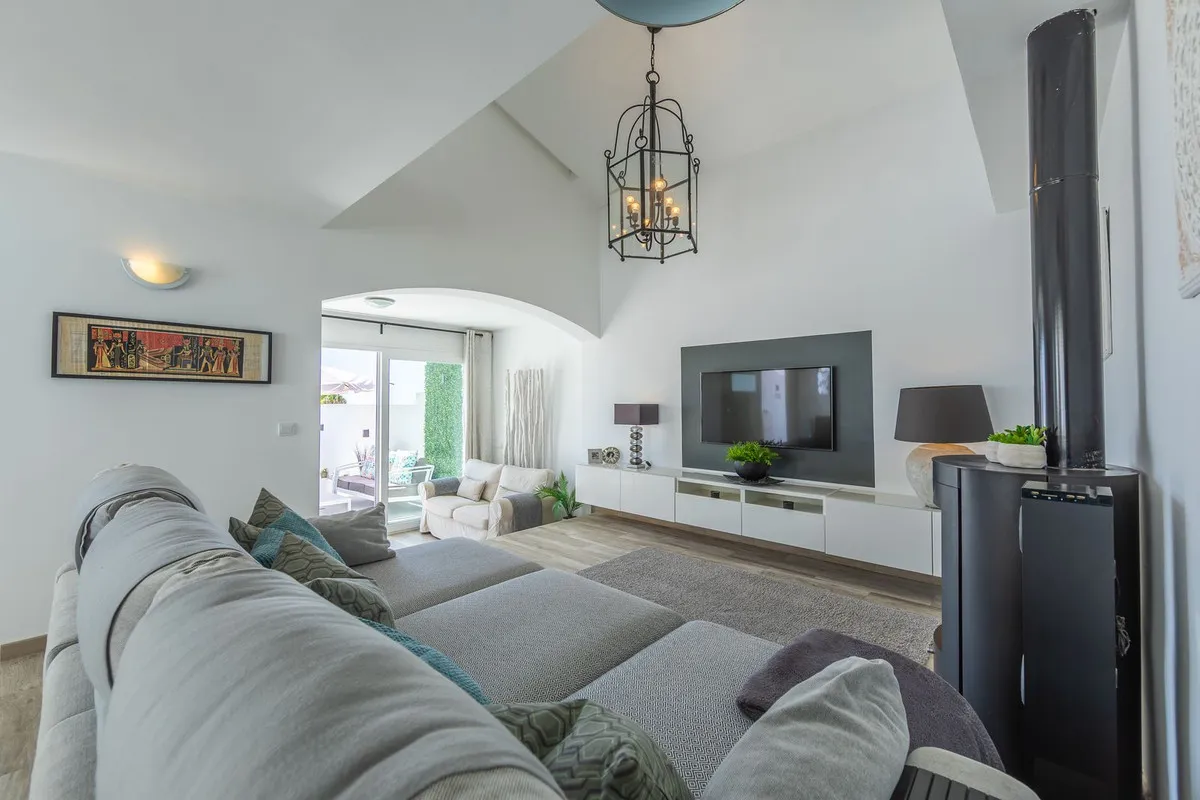 1d99b5e8-50a1-4114-b3c1-f783374a53ed