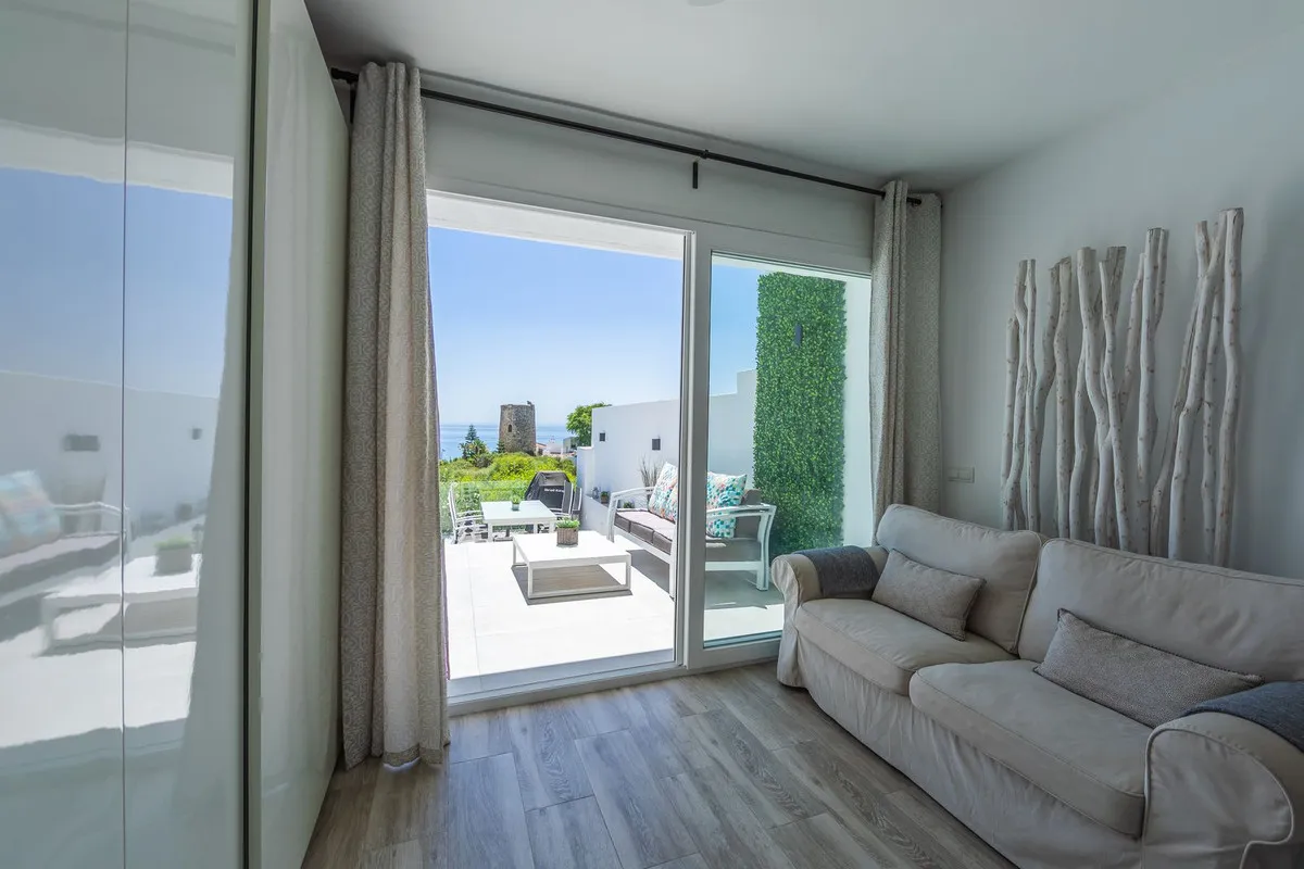 51623302-a3a7-473b-aa0b-e13ddebb973b