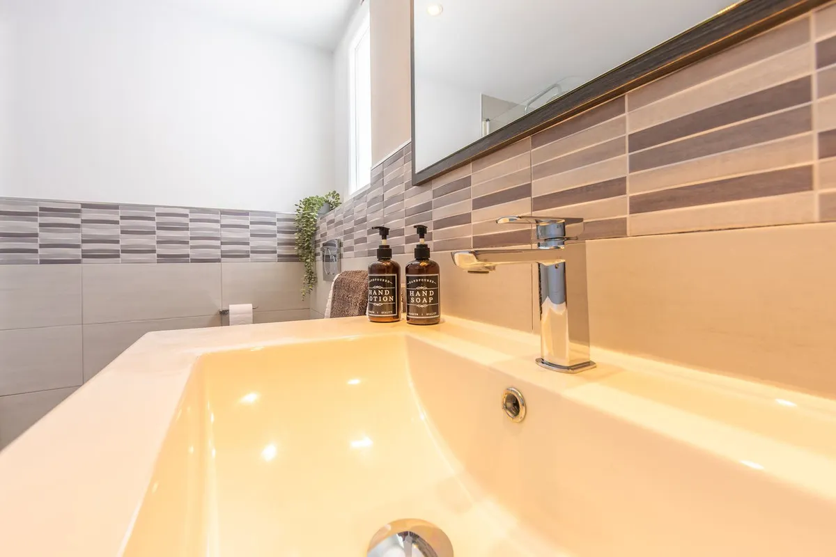 9f133a5b-0d2e-4ced-b995-cb39cfba8b61