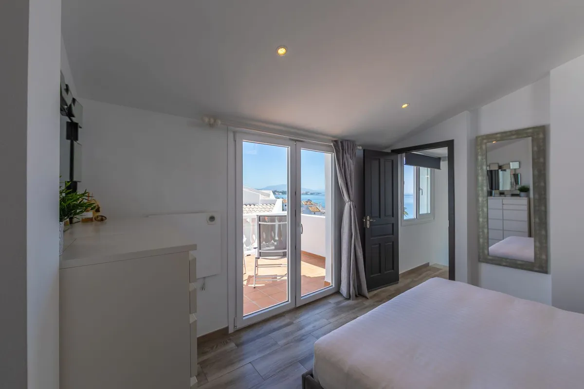 ad20c47b-aa91-447b-9510-b34f0d3c0991