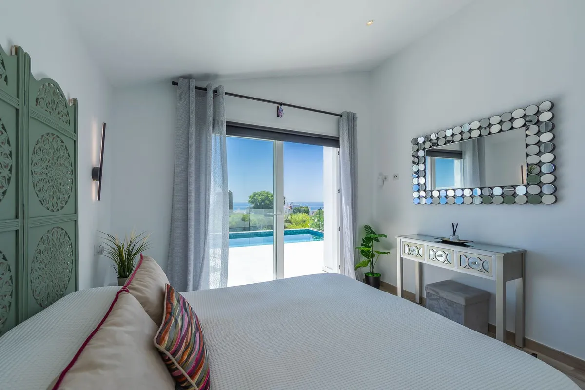 cbfd742f-50be-495a-8e17-551493bf8c84