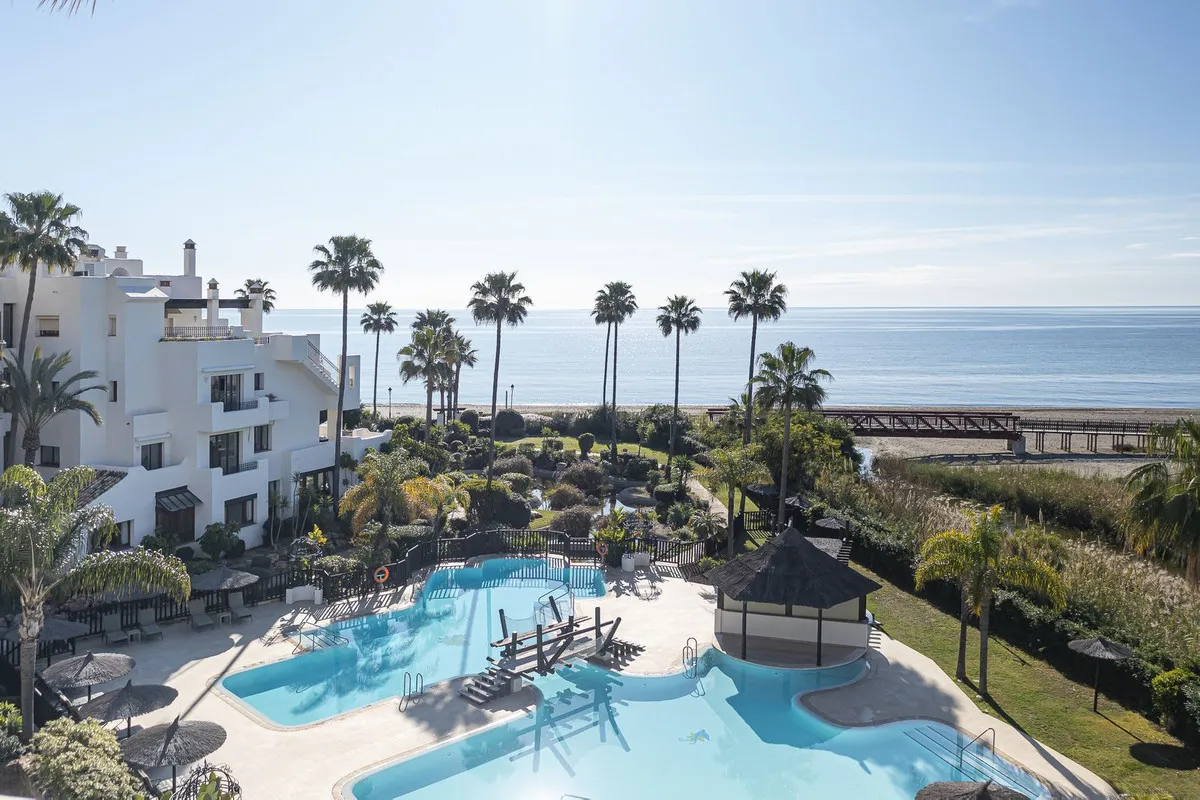 Luxury Beachfront Apartment in Estepona