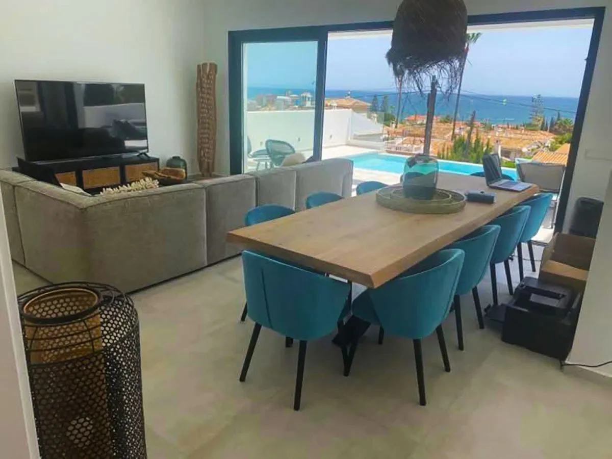 eb9e0d1a-fad0-4e57-ba27-c4852a65476e