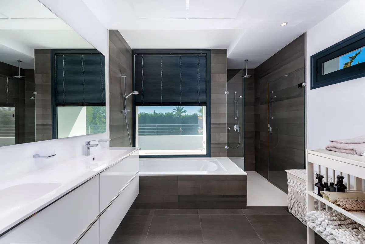 ab102f6a-4cdc-4963-88c9-a908b7fce301