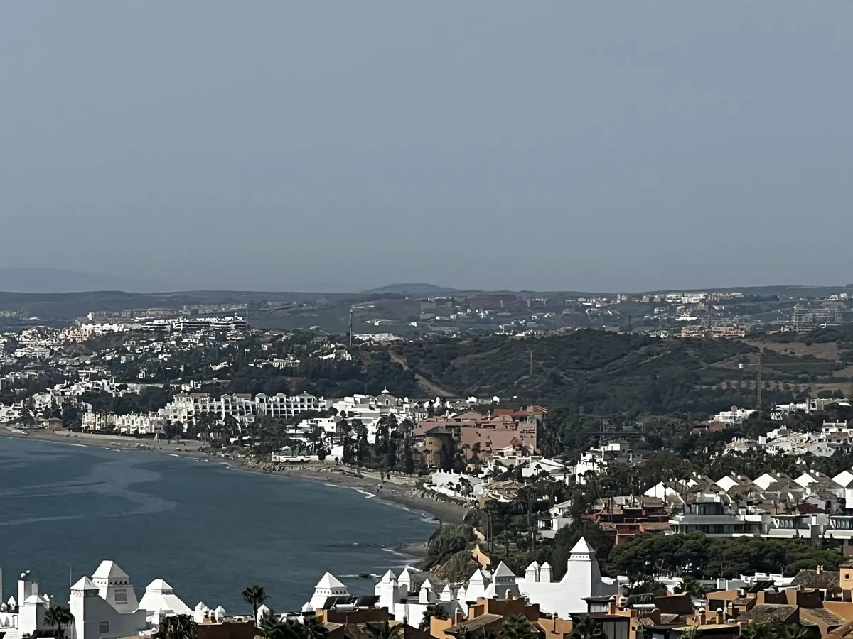 ac4bdf6d-b699-40e9-9b93-974aba4884c8