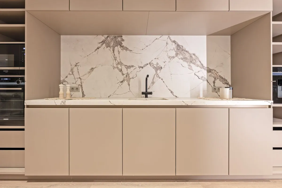 82233453-bb3d-4103-a566-3d3ac87ef8bd