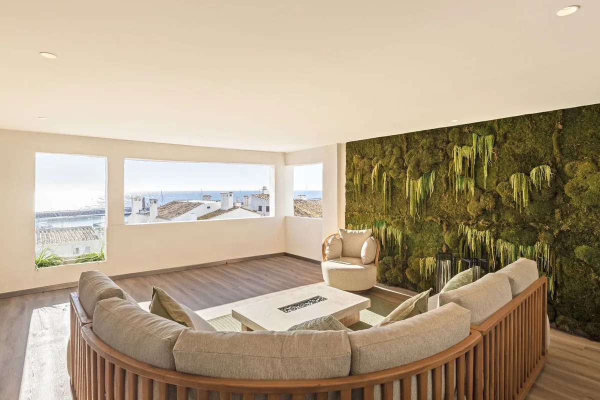 e278862c-b123-4f3b-bcf0-fbd6b9b3c8f6