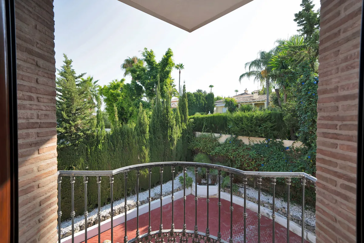 ad7d03ba-0f29-4a9f-963b-5c6e27a91ad0